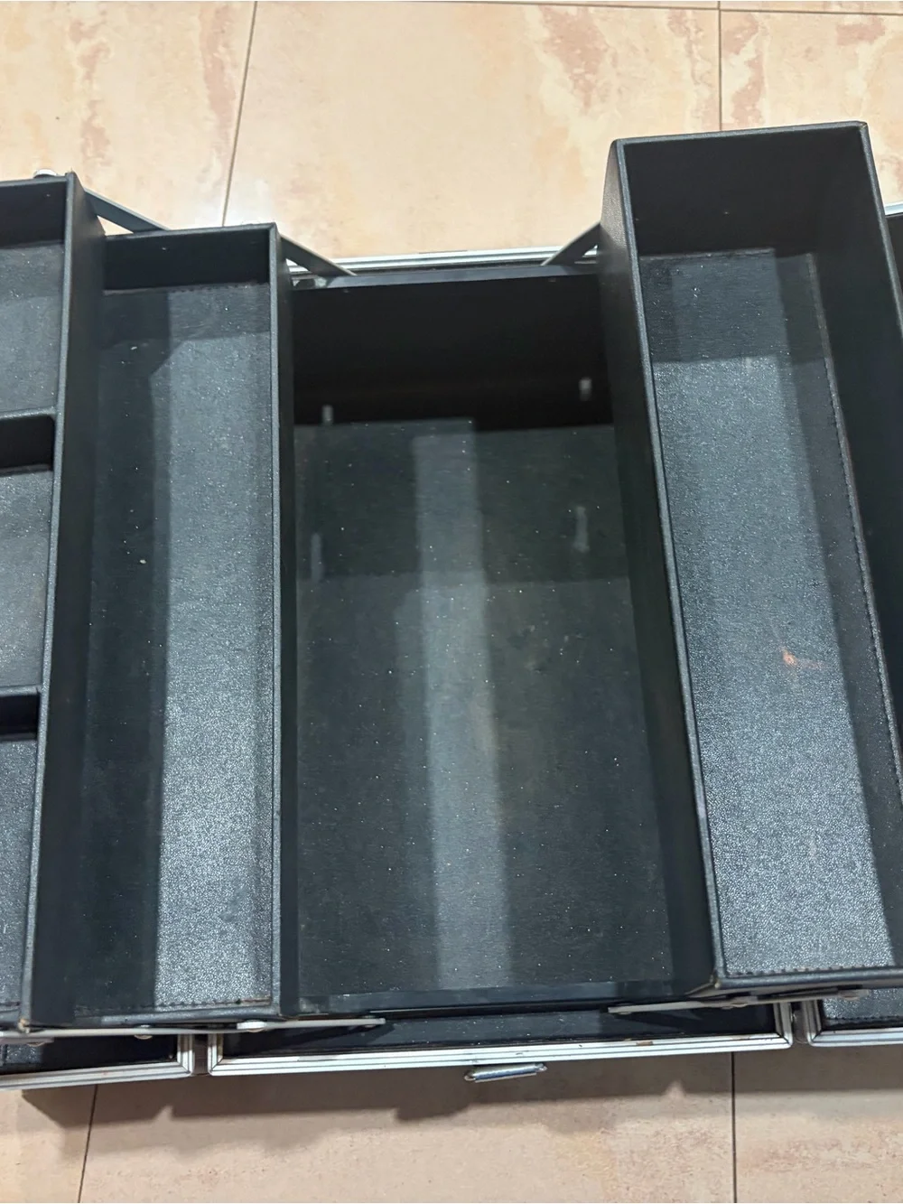 Professional Black Aluminum Makeup Equipment Case